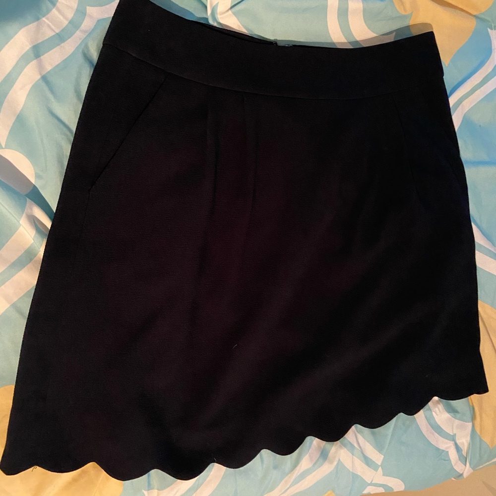 Loft navy scalloped skirt with pockets